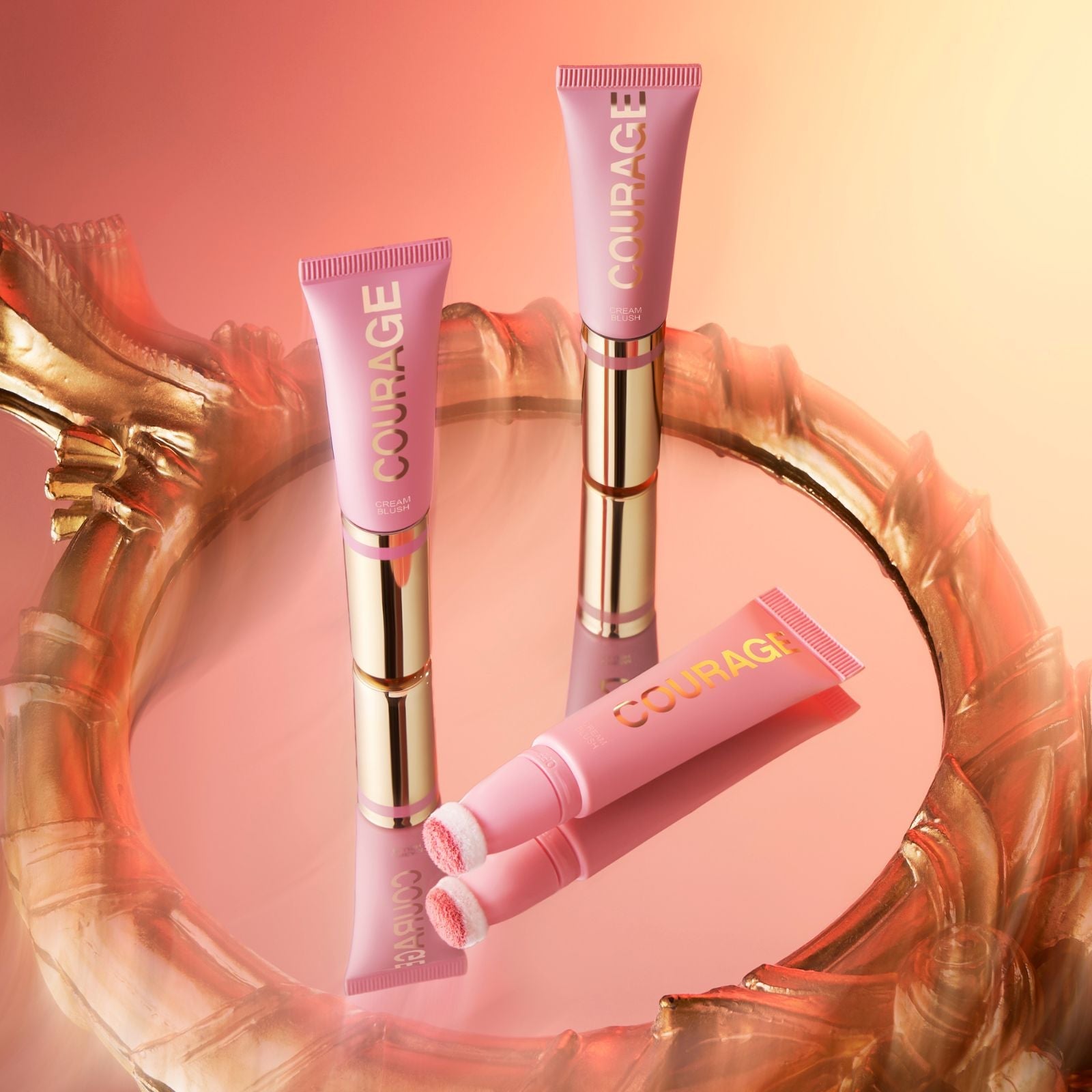 Защо да използваме руж: малкият beauty трик с голям ефект